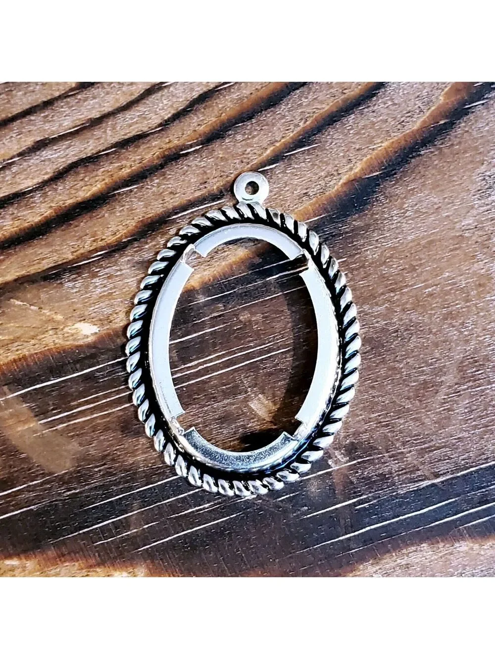 Sterling Silver Plated Rope Edge 25x18mm Oval Cabochon Pendant Prong Setting